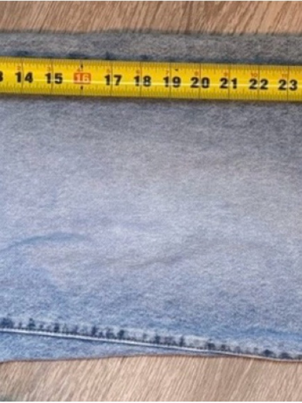 Levi's Light Blue Stonewash Denim Shorts with Water<less> Tag - Picture 7 of 8